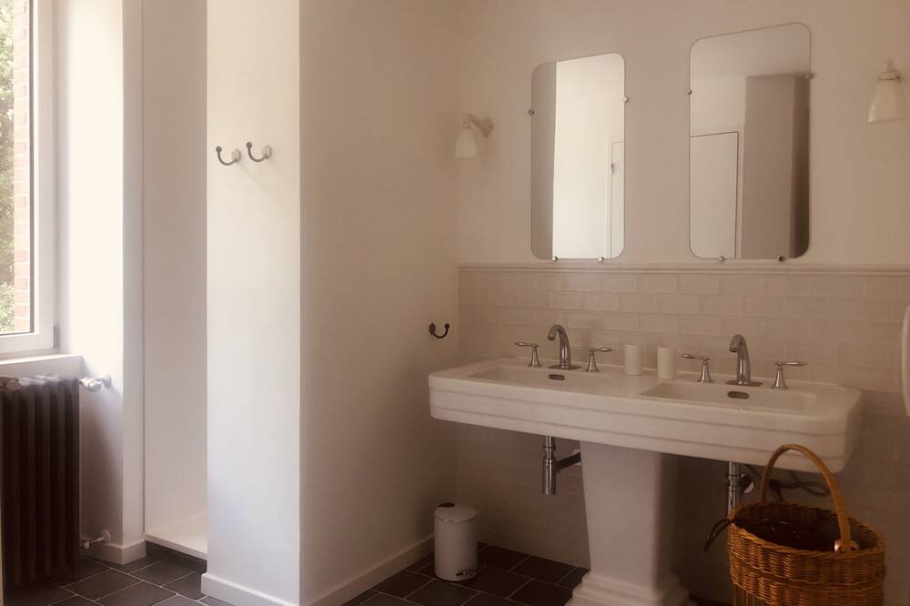 Photo of Bathroom in Arthon-en-Retz