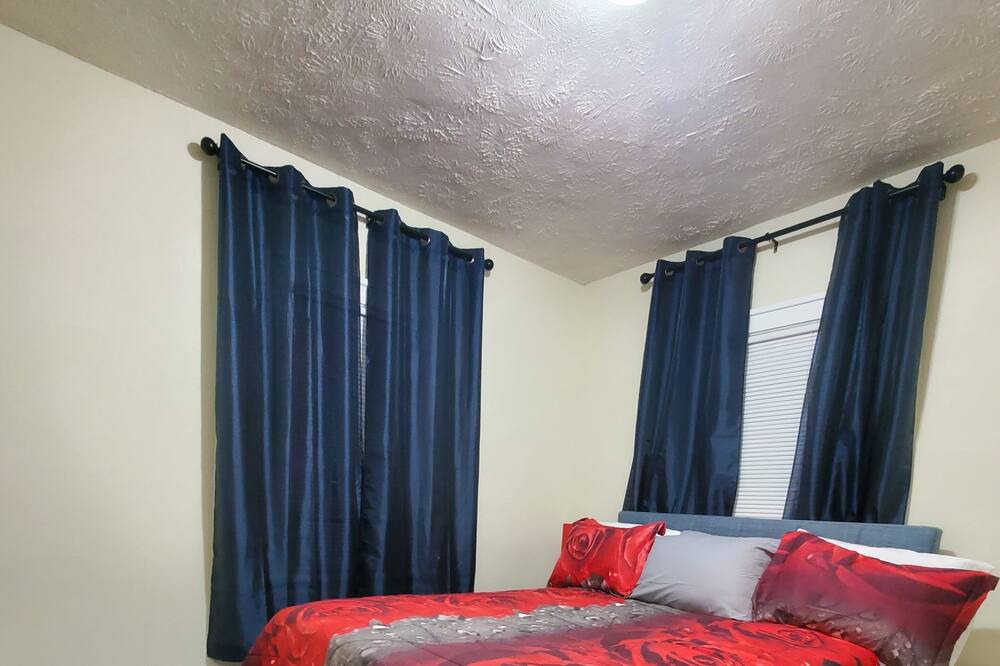 Photo of Bedroom in Garfield Heights