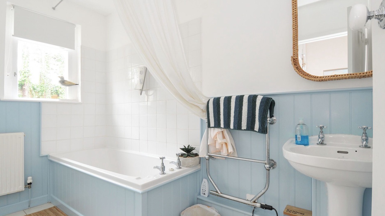 Photo of Bathroom in Rock