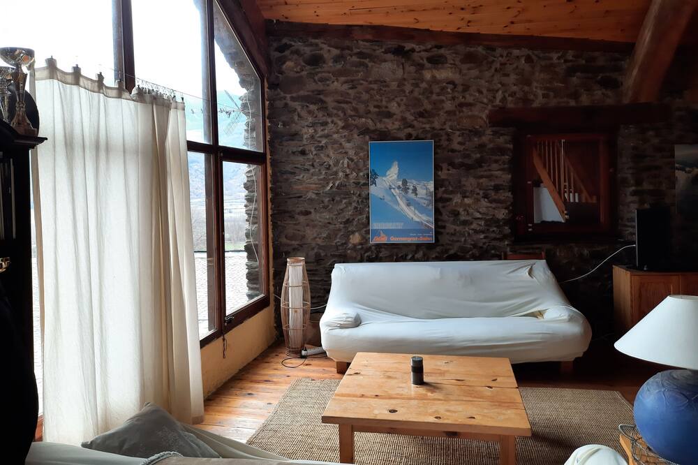 Photo of Livingroom in La Guingueta d'Aneu