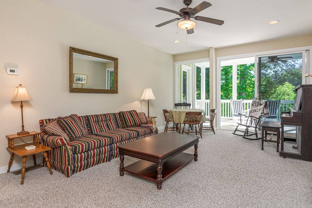 Photo of Bedroom in Flat Rock