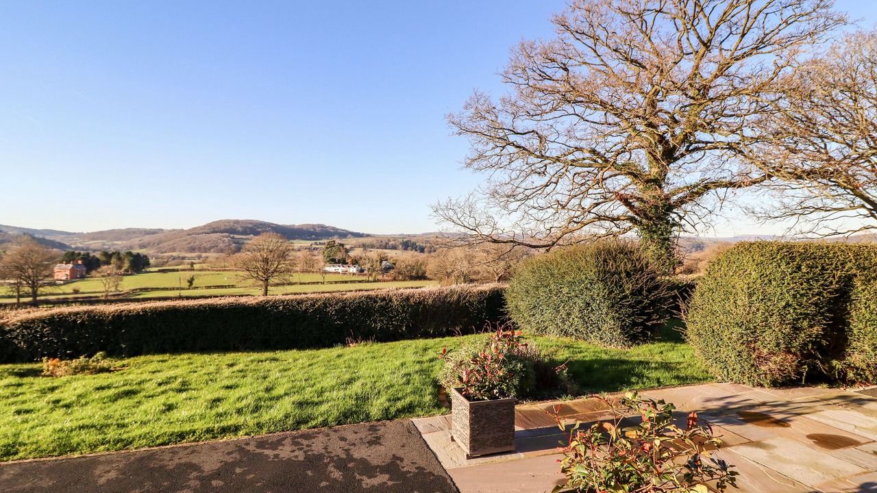 Photo of Others in Kingswood