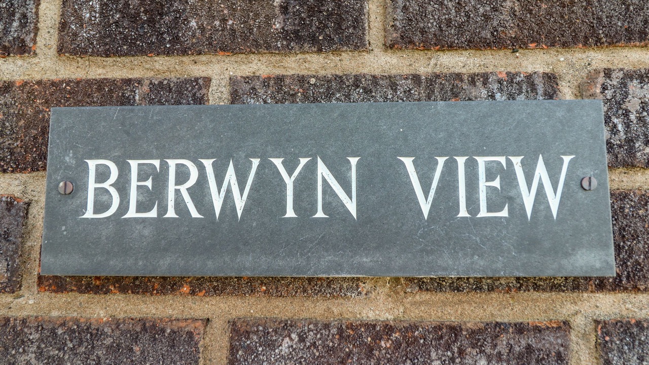 Photo of Others in Kingswood