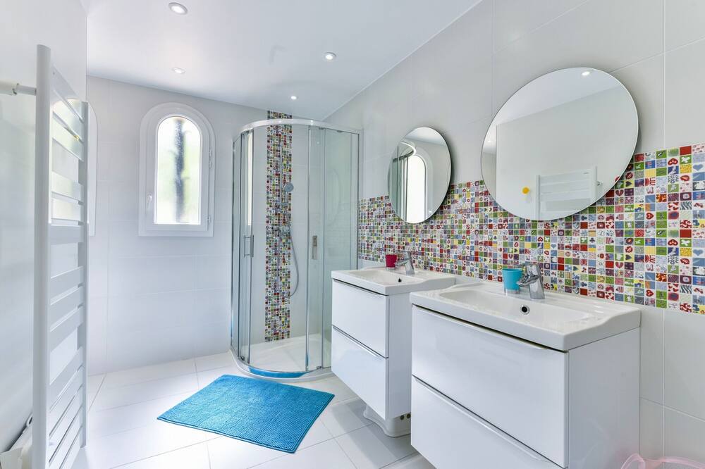 Photo of Bathroom in Caucade