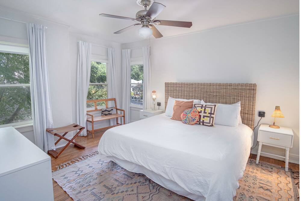 Photo of Bedroom in Mahncke Park