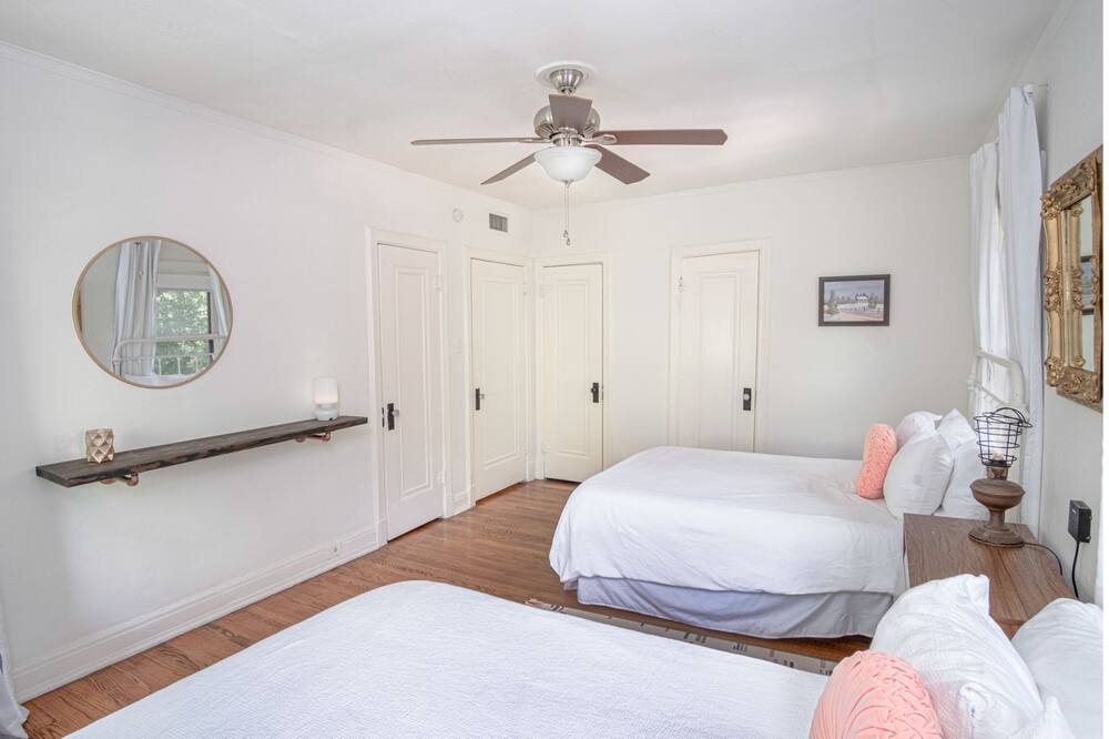 Photo of Bedroom in Mahncke Park
