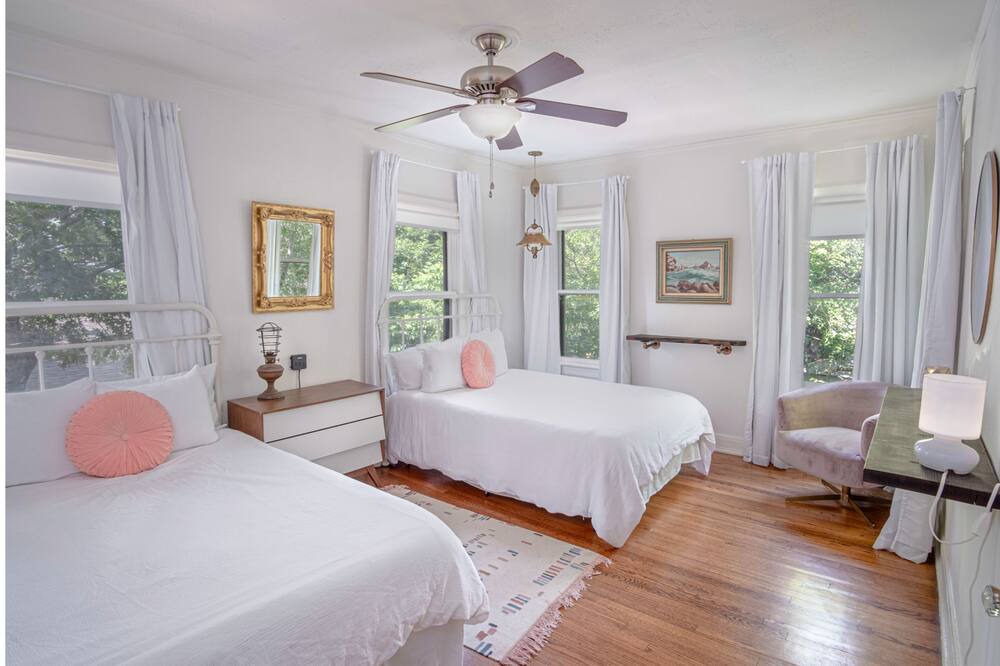 Photo of Bedroom in Mahncke Park