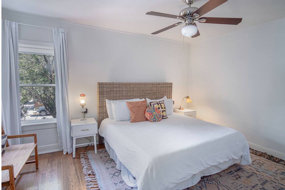 Photo of Bedroom in Mahncke Park