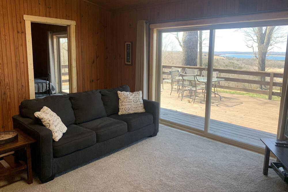 Photo of Livingroom in Oakland