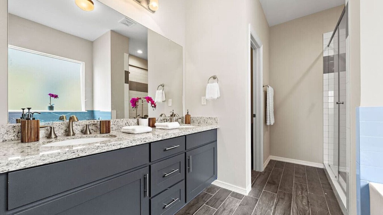 Photo of Kitchen in West Livingston