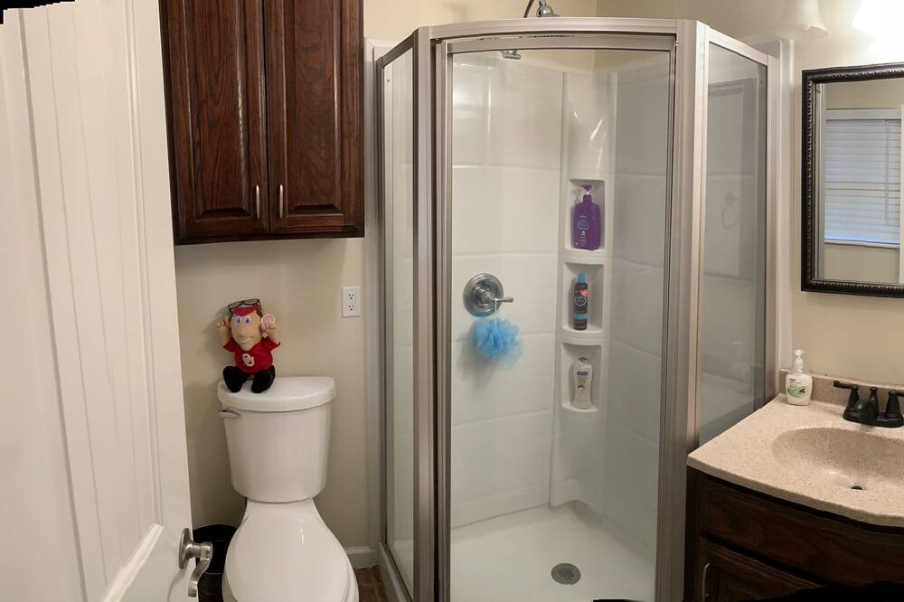Photo of Bathroom in Norman