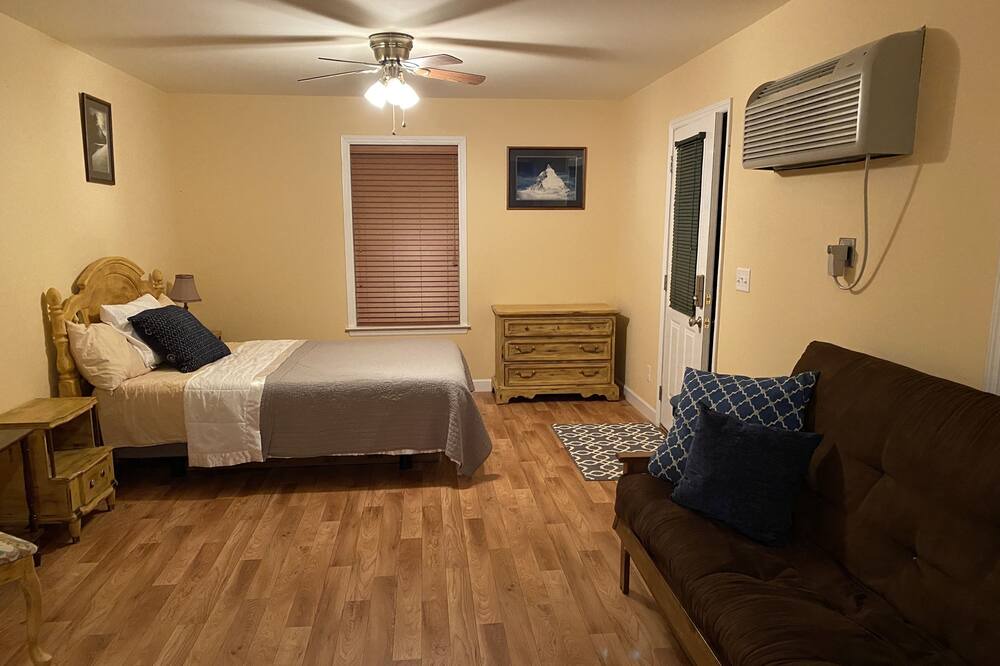 Photo of Bedroom in South Pittsburg