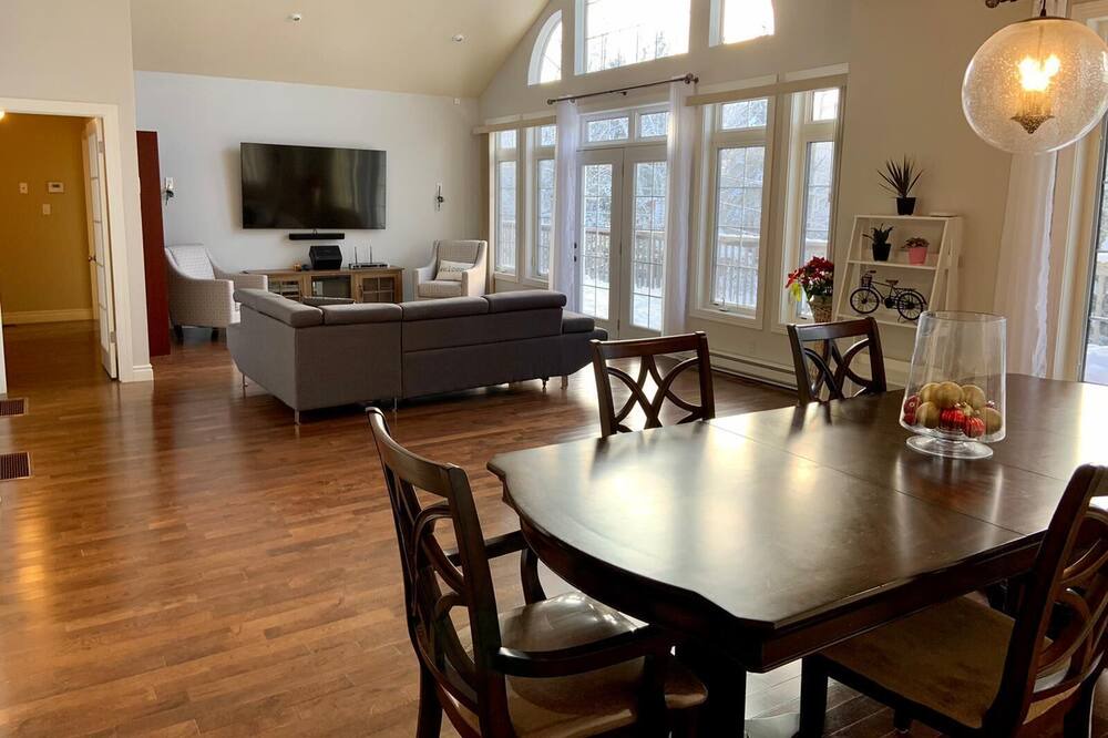 Photo of Livingroom in Huntsville