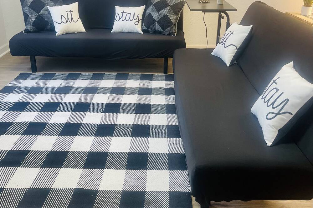 Photo of Livingroom in Colbert