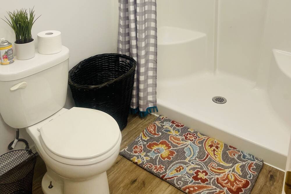 Photo of Bathroom in Colbert