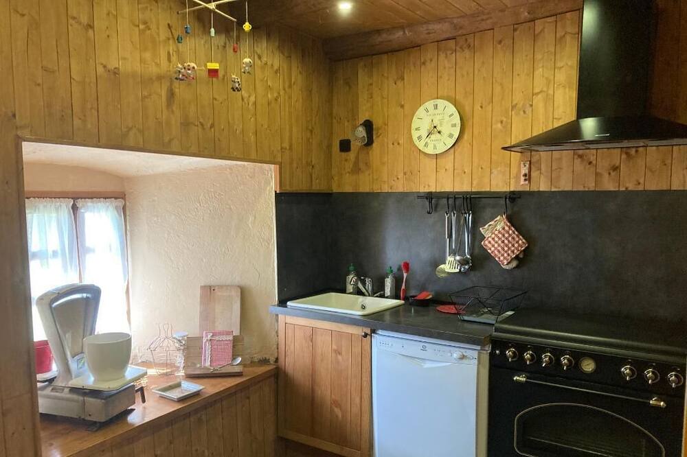 Photo of Kitchen in Siaugues-Sainte-Marie