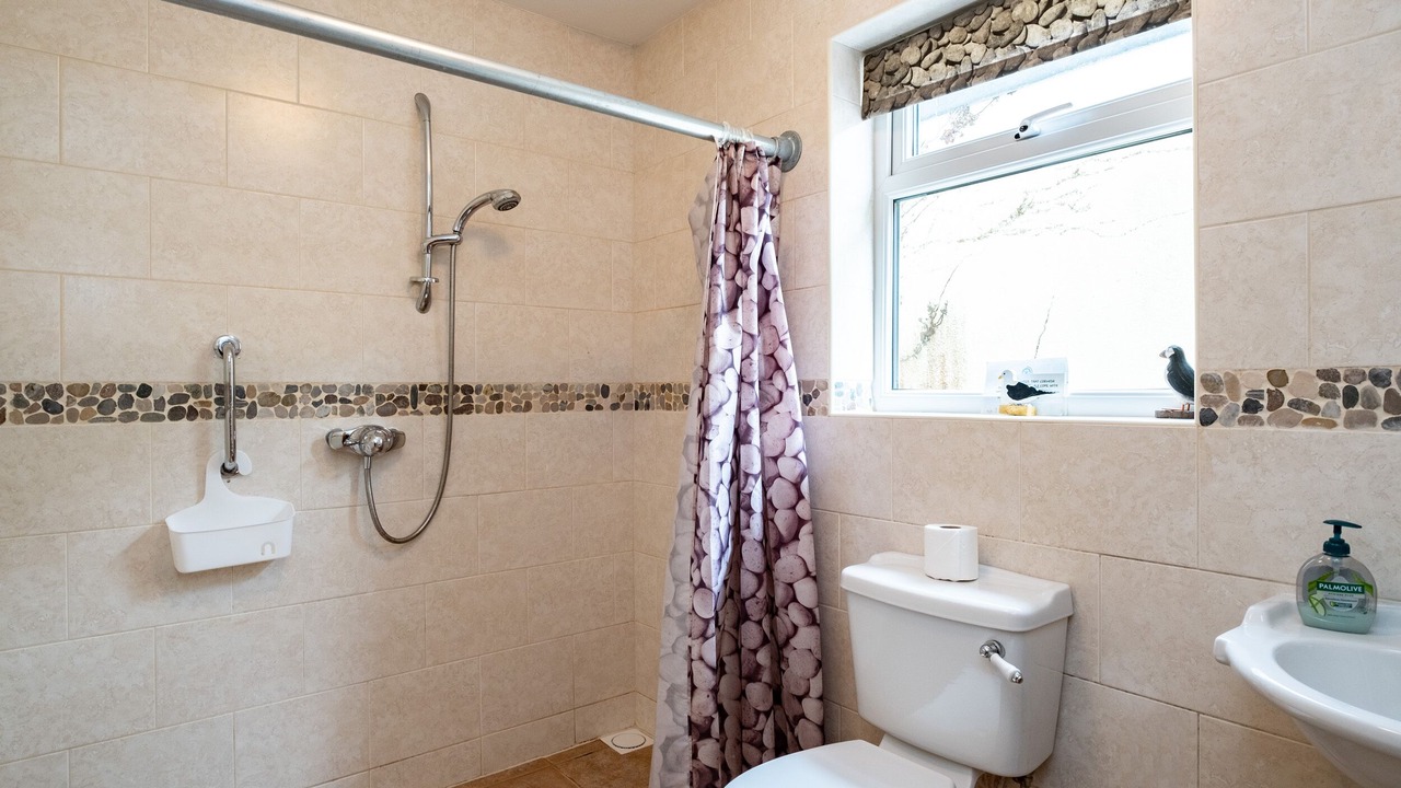 Photo of Bathroom in Rock