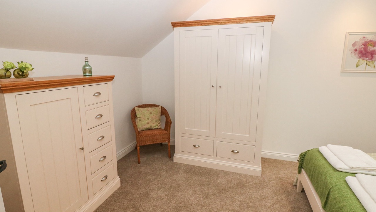 Photo of Others in Hoylandswaine