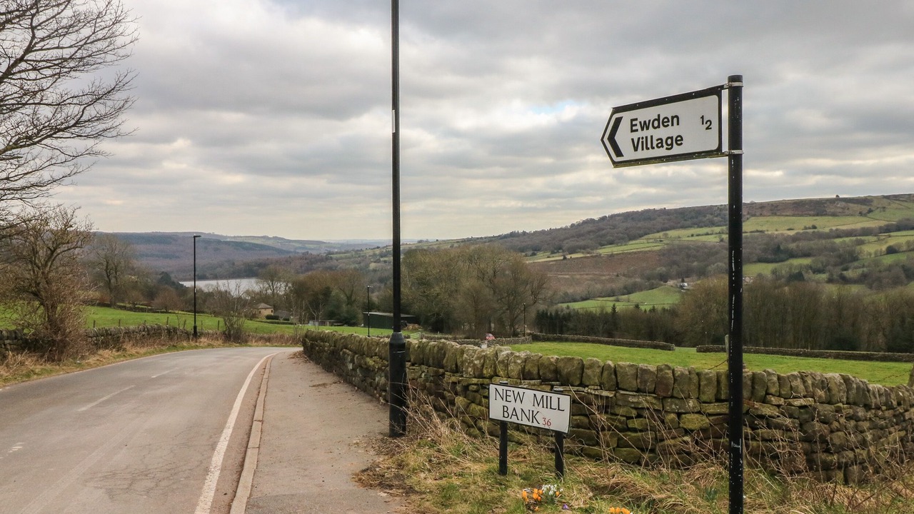 Photo of Others in Hoylandswaine