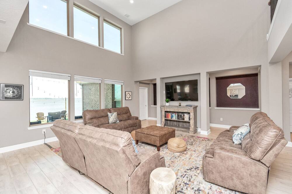 Photo of Livingroom in Lake Houston