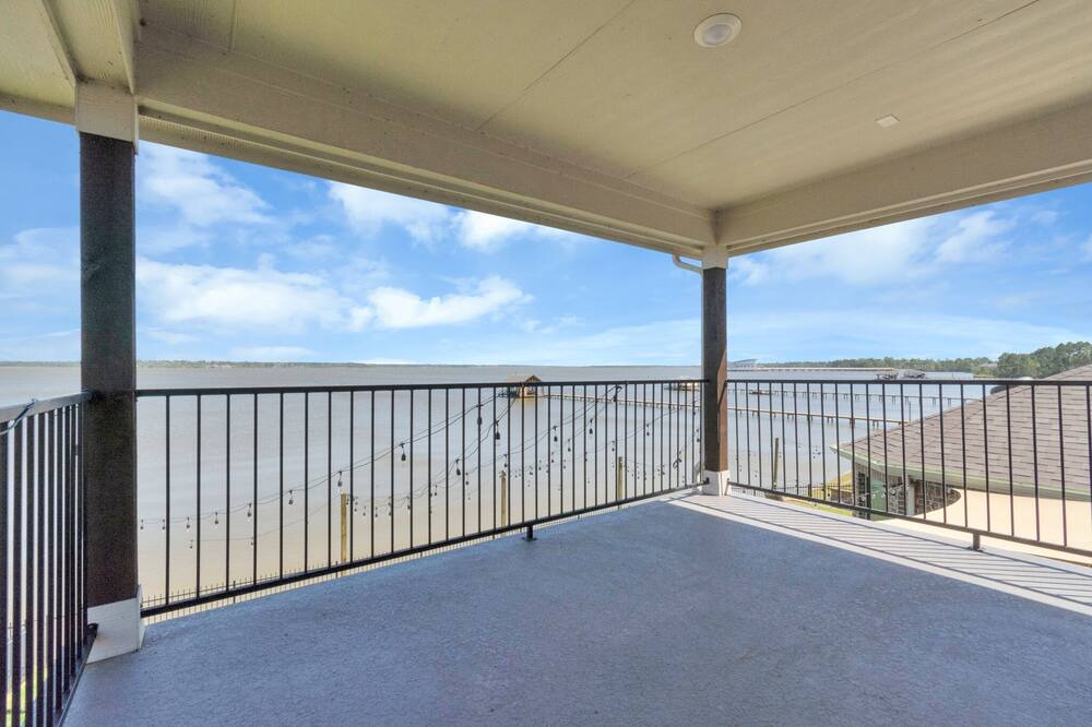 Photo of Patio Balcony in Lake Houston