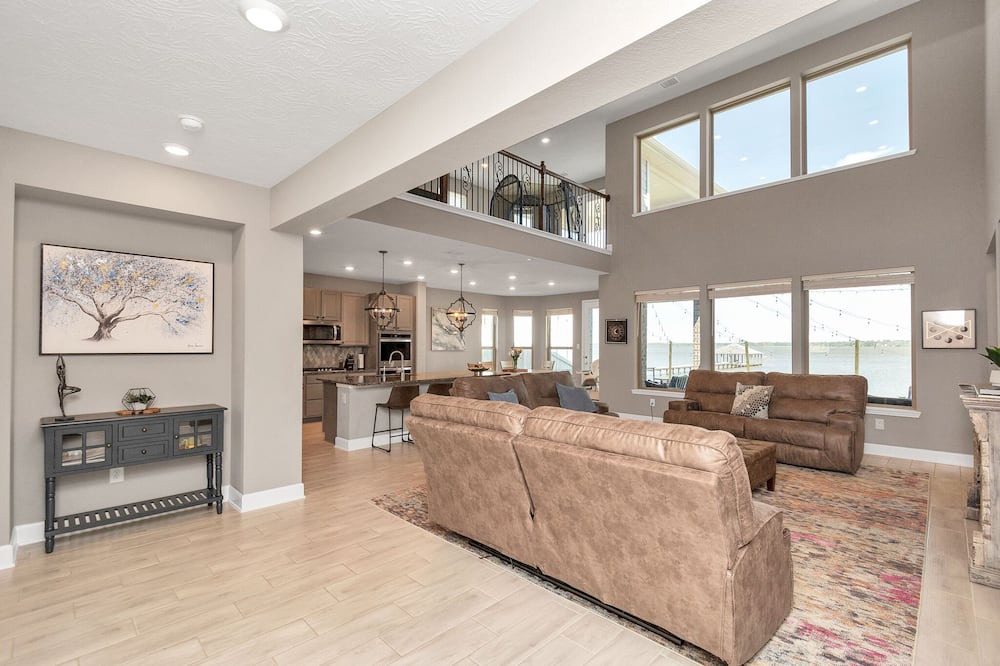 Photo of Livingroom in Lake Houston