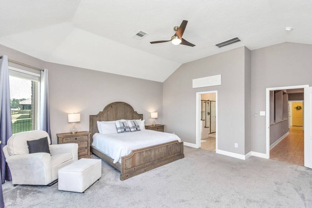 Photo of Bedroom in Lake Houston