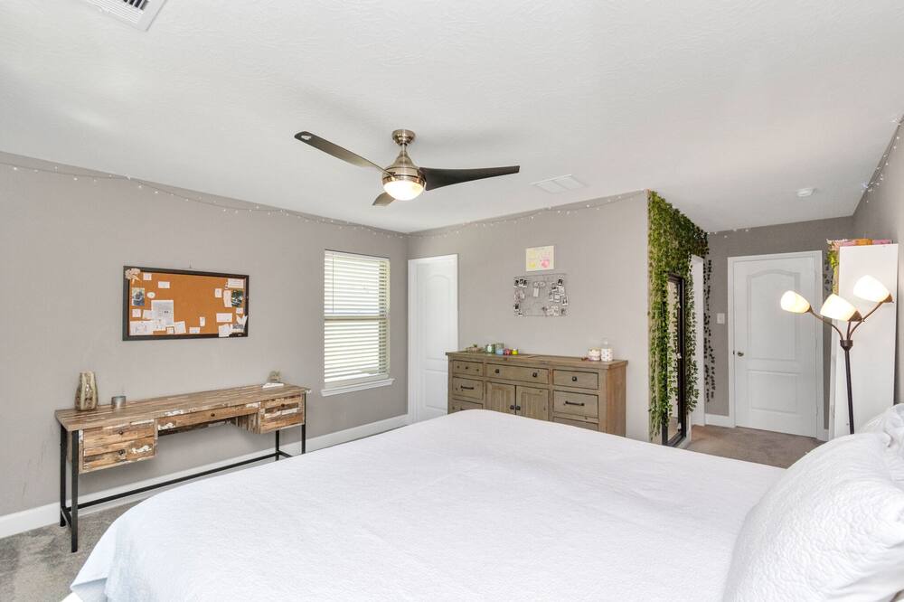 Photo of Bedroom in Lake Houston