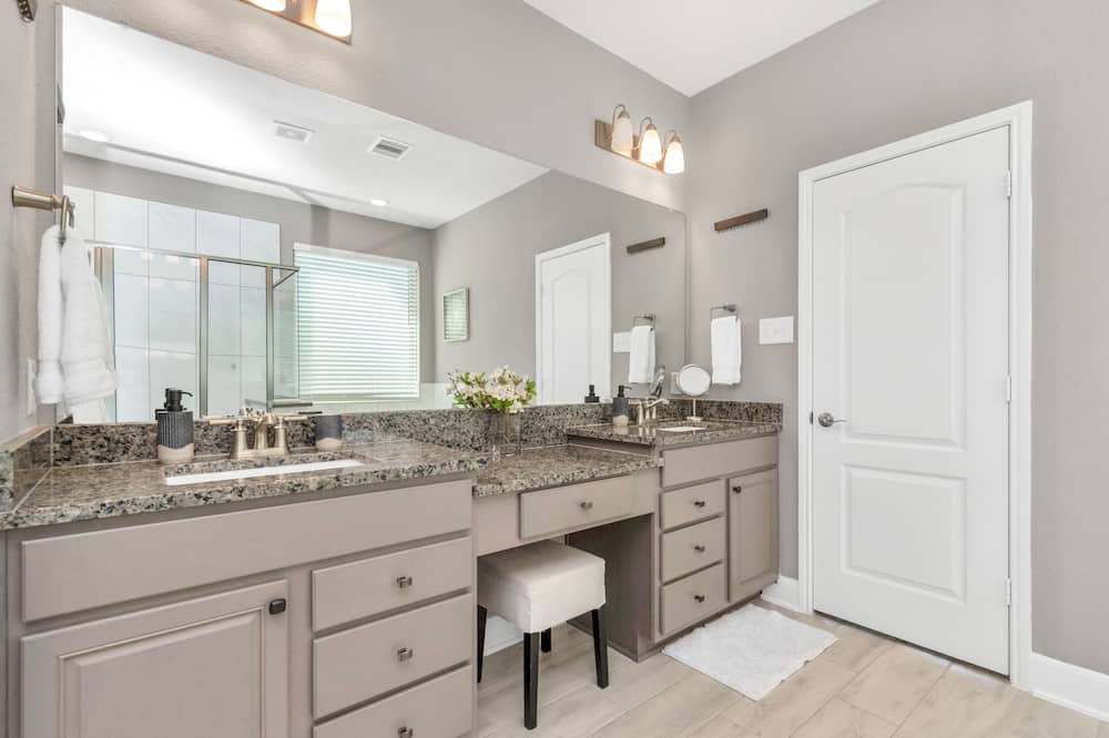 Photo of Bedroom in Lake Houston