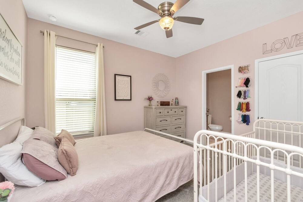 Photo of Bedroom in Lake Houston