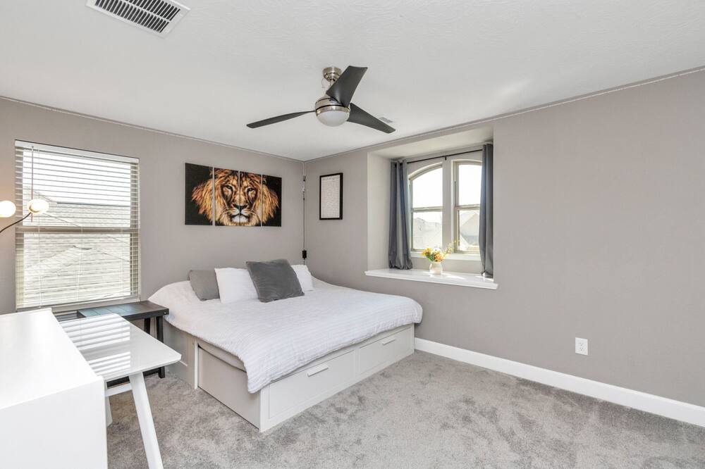 Photo of Bedroom in Lake Houston