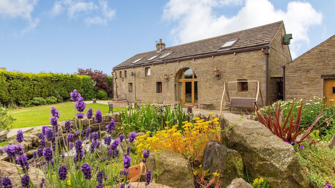 Photo of Others in New Hey