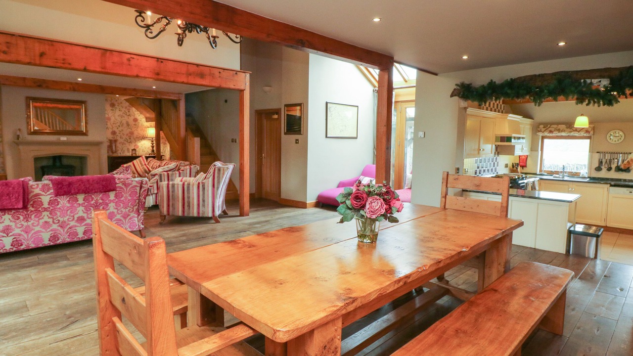 Photo of Others in New Hey