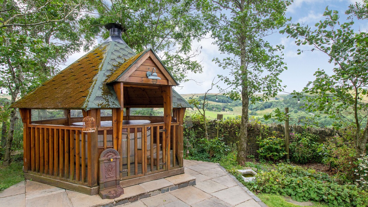 Photo of Others in New Hey