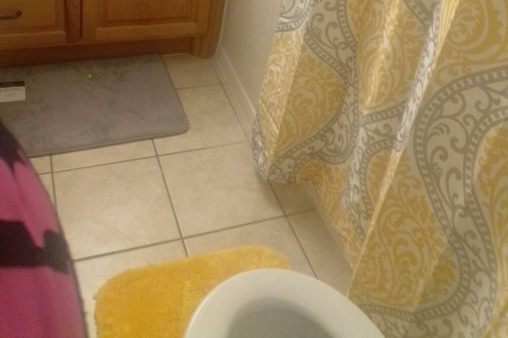 Photo of Bathroom in Parker Lane