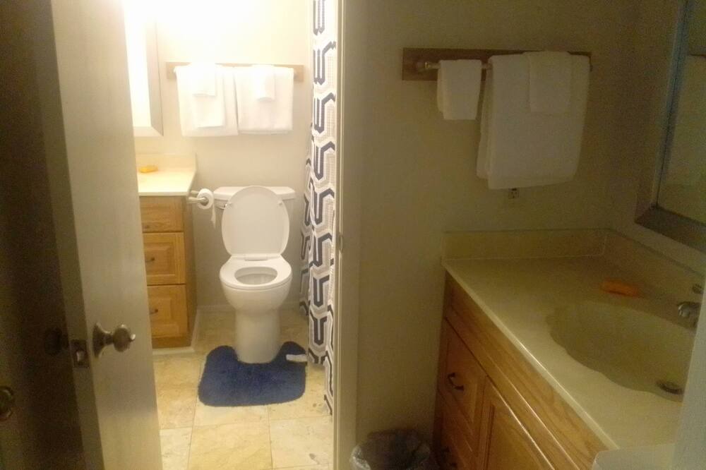 Photo of Bathroom in Parker Lane