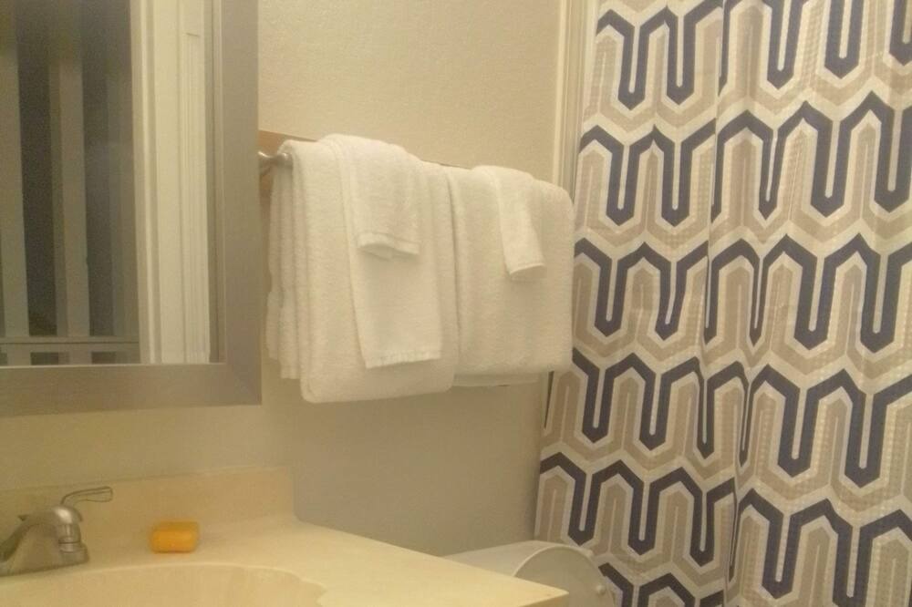 Photo of Bathroom in Parker Lane