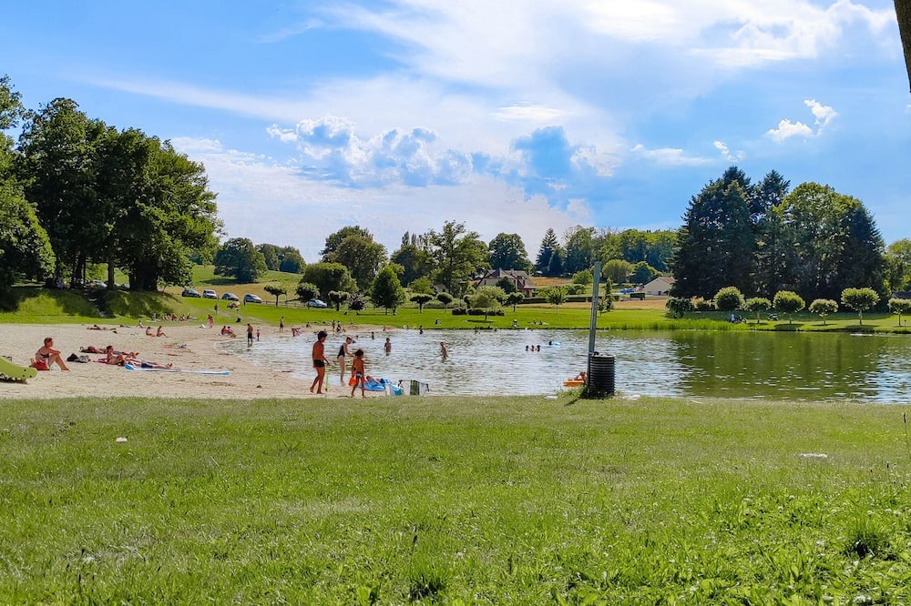 Photo of Others in Cognac-la-Foret
