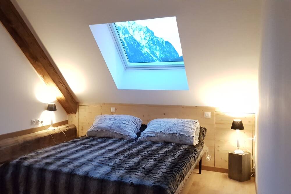 Photo of Bedroom in Allemond