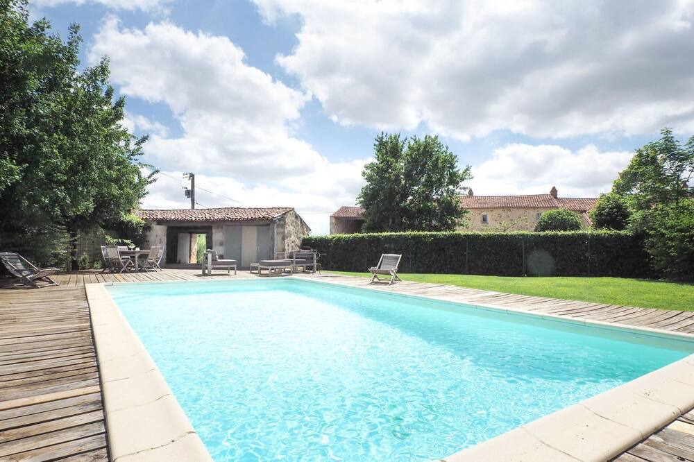 Photo of Outdoor in Saint-Laurent-de-la-Salle