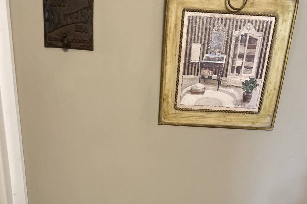 Photo of Bathroom in Licking