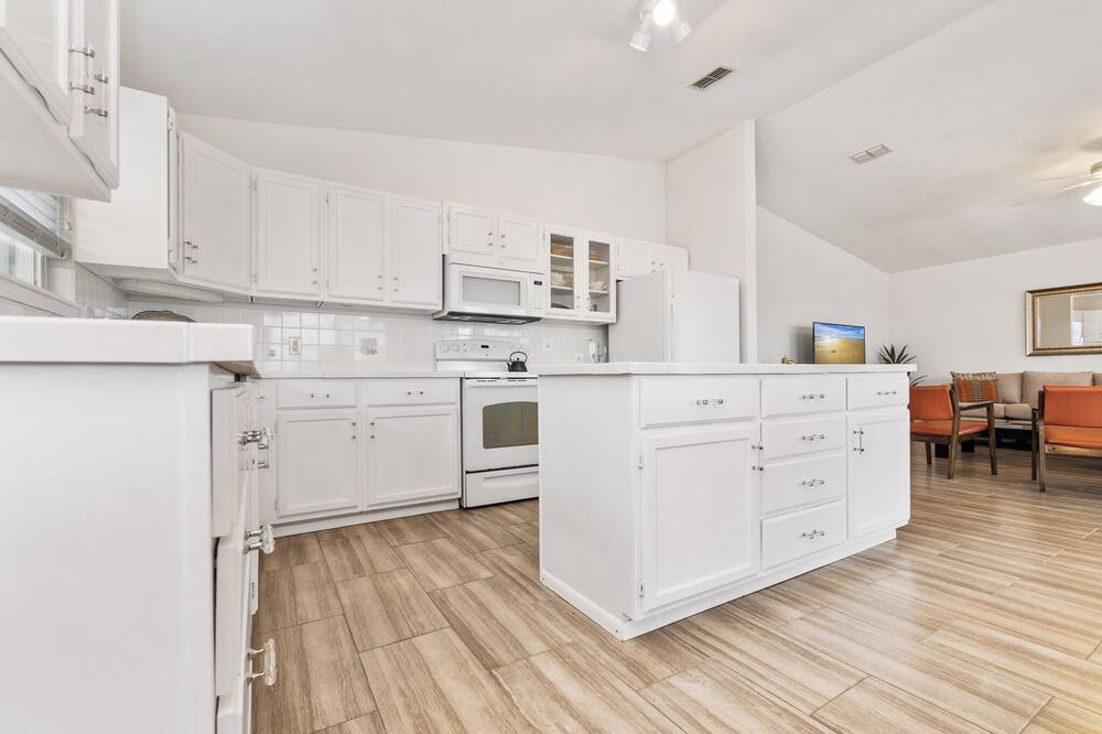 Photo of Others in Leeward Sands