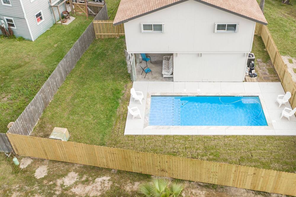 Photo of Others in Leeward Sands