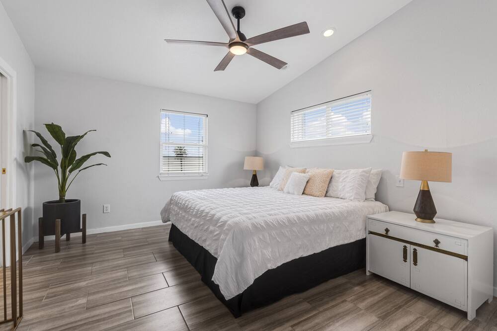 Photo of Others in Leeward Sands