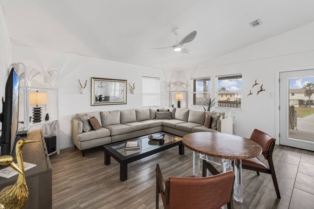 Photo of Others in Leeward Sands