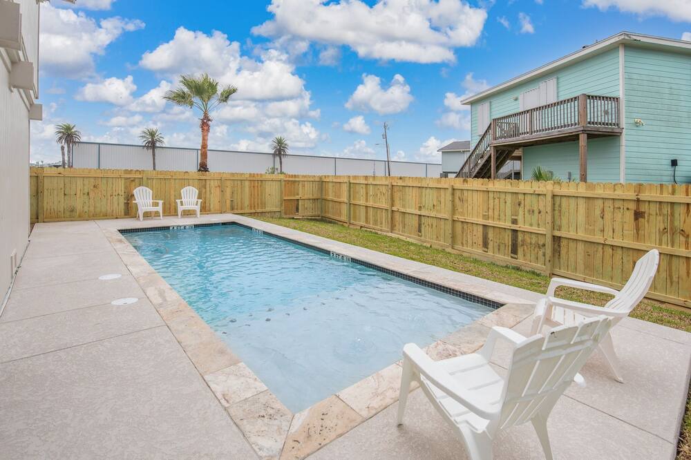 Photo of Others in Leeward Sands