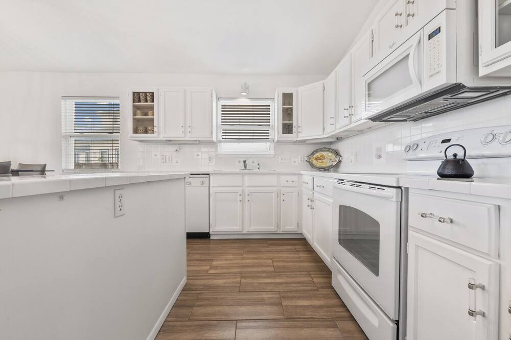 Photo of Others in Leeward Sands