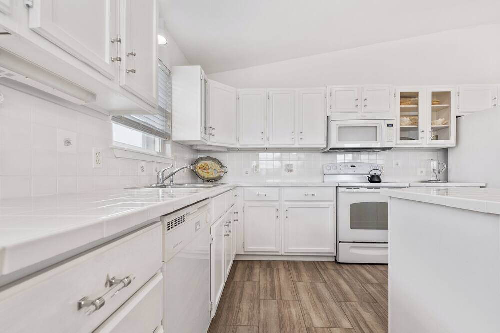 Photo of Others in Leeward Sands