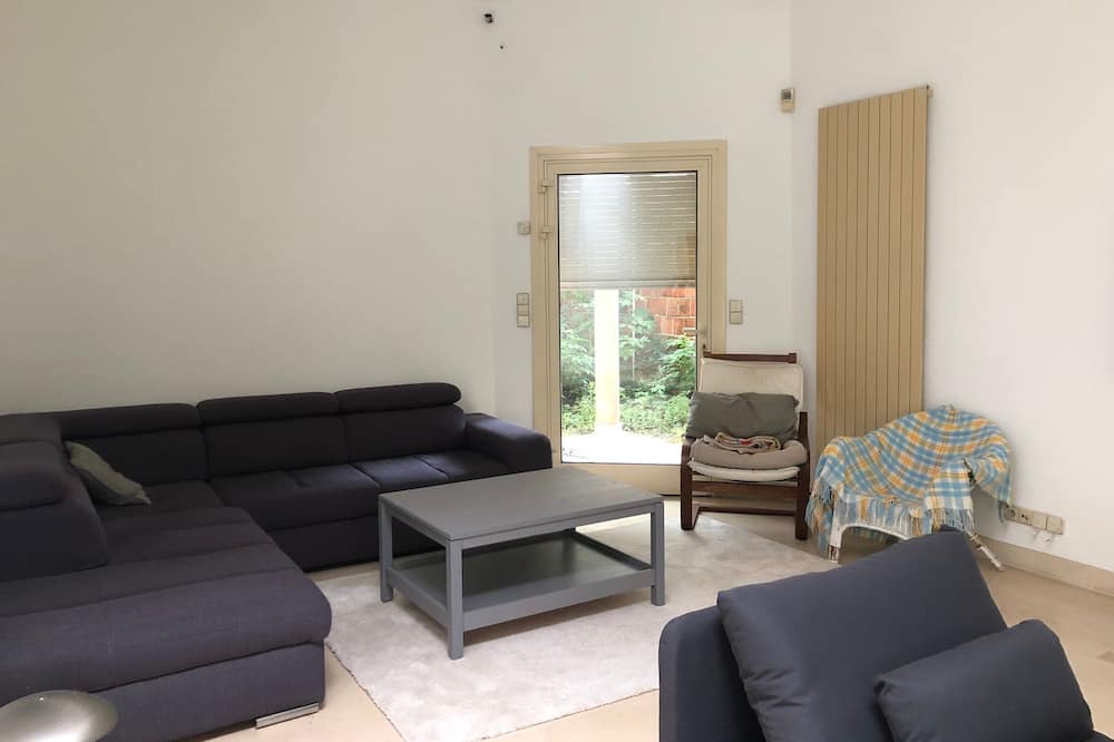 Photo of Livingroom in Cachan