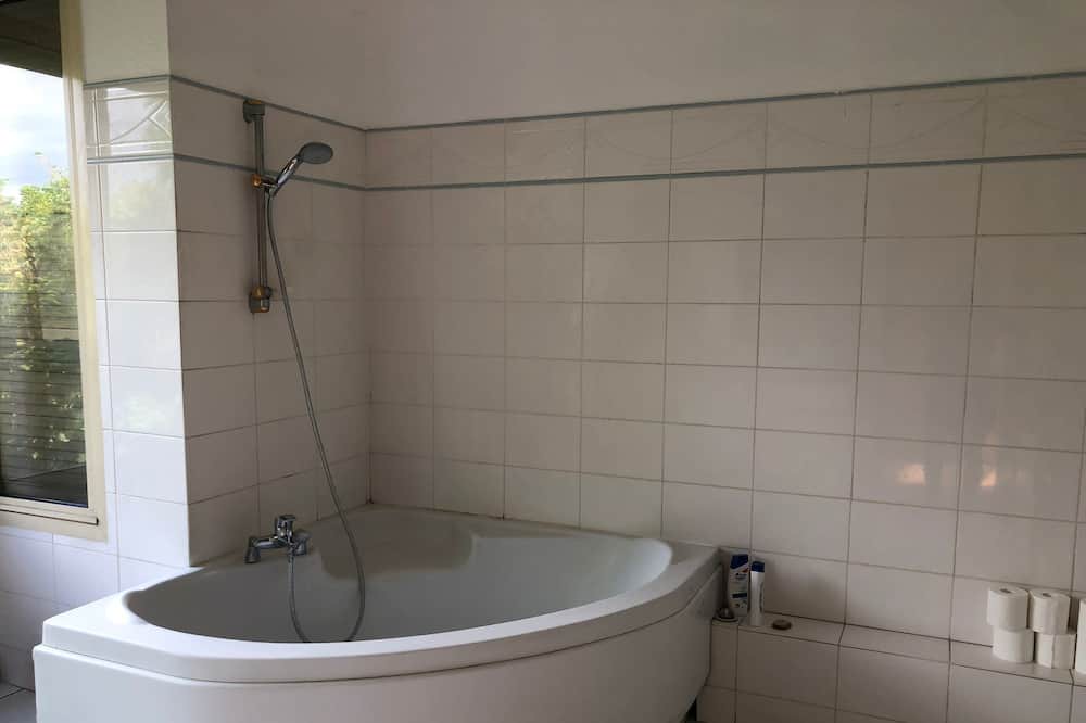 Photo of Bathroom in Cachan